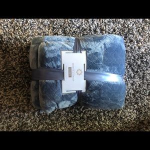 Velvet Queen Blanket